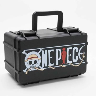 Black compact toploader box with One Piece logo